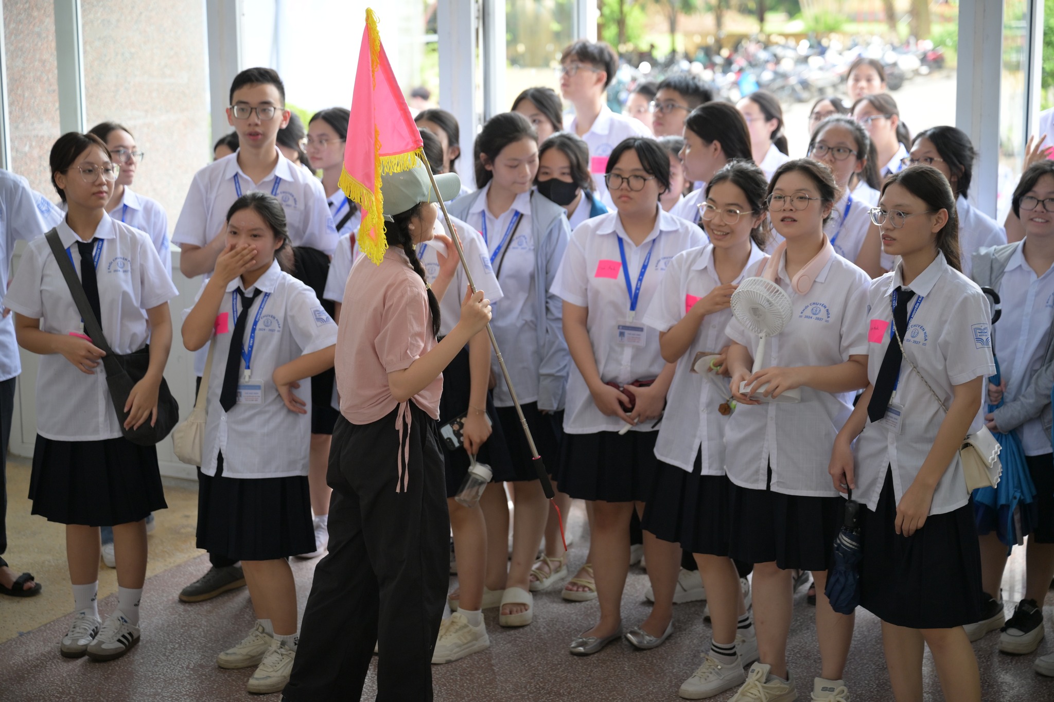 Nhấn để phóng to